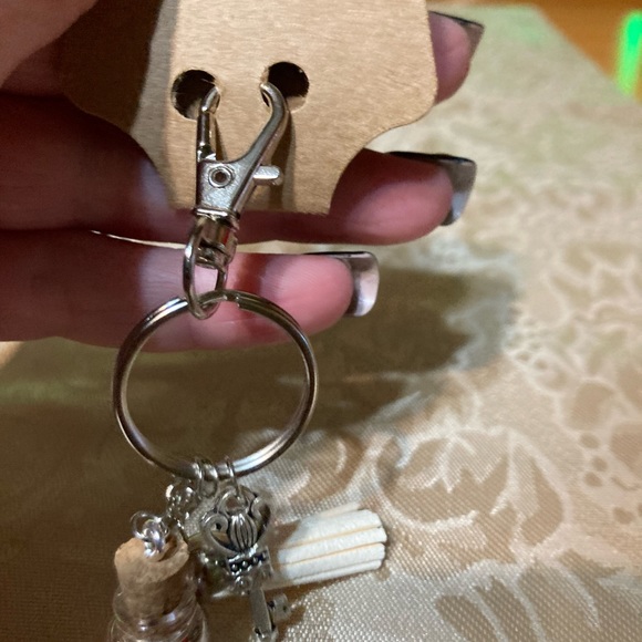 🌺🌺Flowers In A Bottle Purse Charm And Keychain - Picture 8 of 10